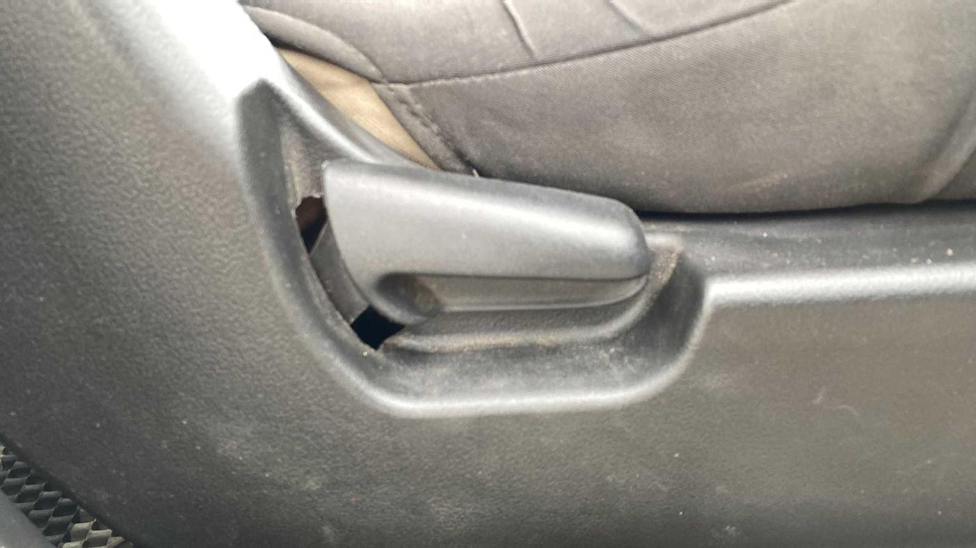 2017 Maruti Wagon R 1.0 VXI, Petrol, Manual, 58,249 km, Driver Side Adjustment Panel