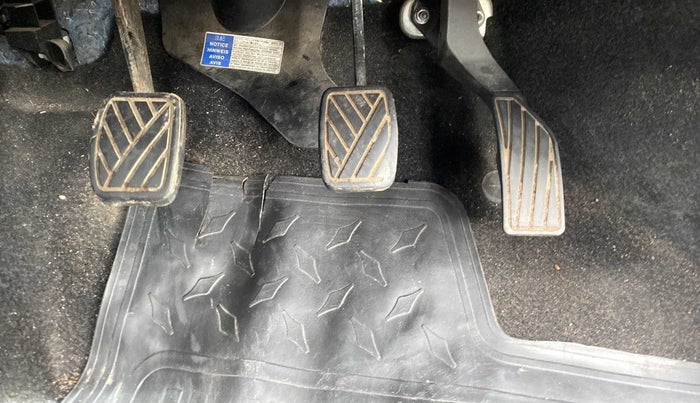 2016 Maruti Swift VXI O, Petrol, Manual, 65,298 km, Pedals