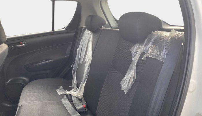 2016 Maruti Swift VXI O, Petrol, Manual, 65,298 km, Right Side Rear Door Cabin