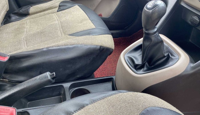 2017 Hyundai Xcent E+, Petrol, Manual, 95,062 km, Gear Lever