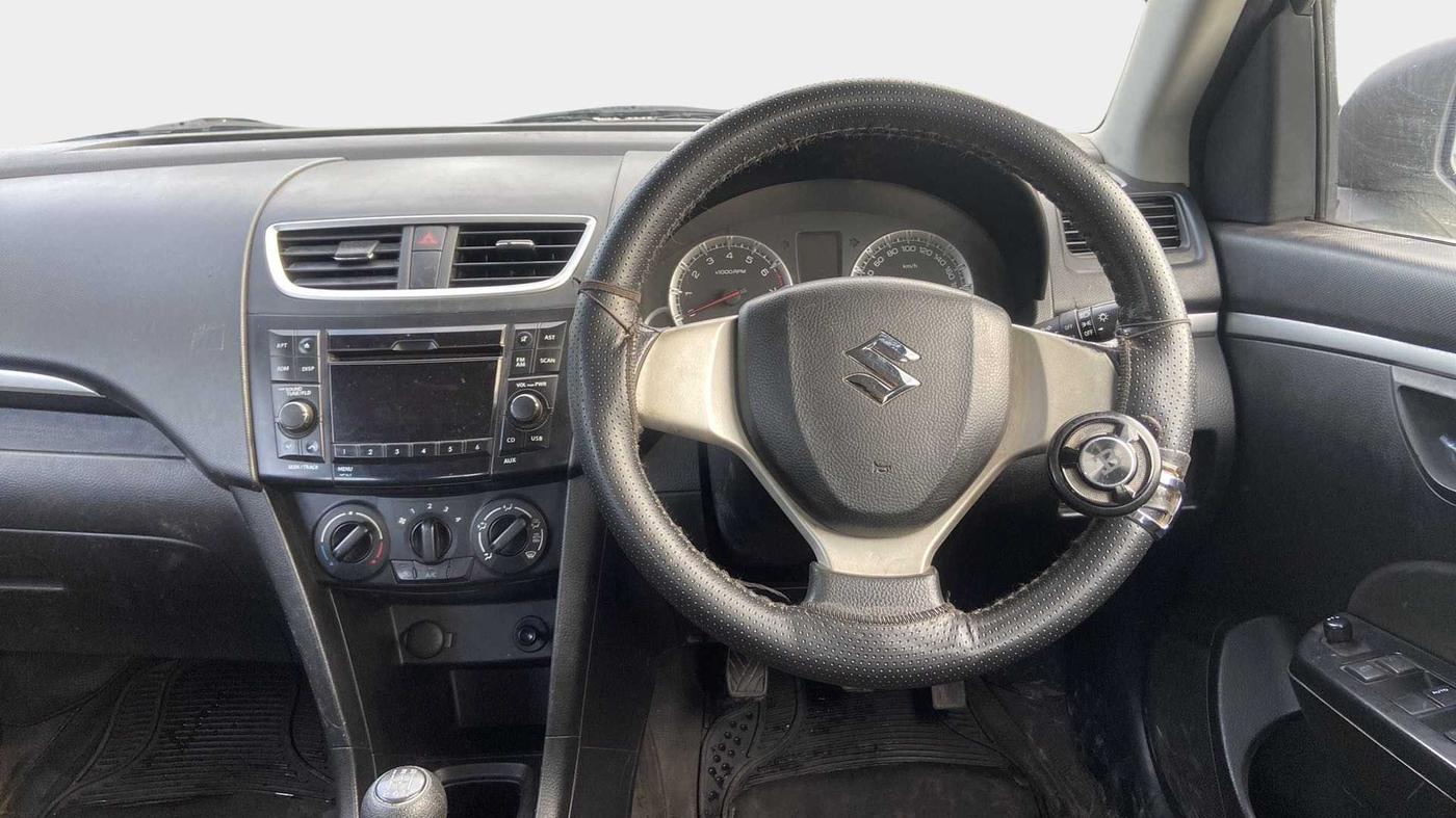 2013 Maruti Swift VXI, Petrol, Manual, 76,555 km, Steering Wheel Close Up