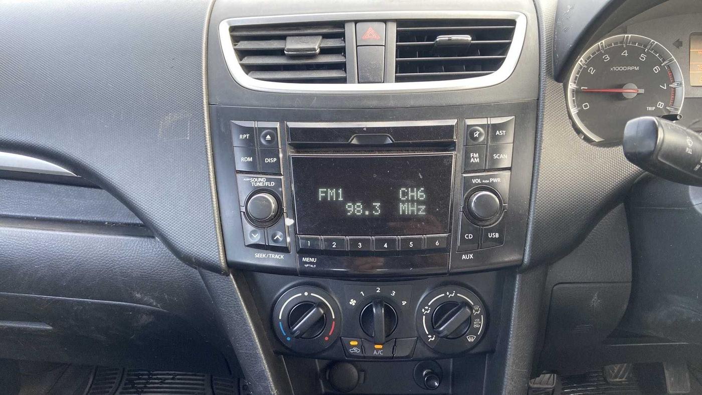 2013 Maruti Swift VXI, Petrol, Manual, 76,555 km, Air Conditioner