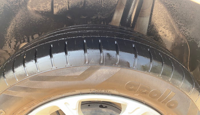 2018 Maruti Swift ZXI AMT, Petrol, Automatic, 31,338 km, Left Rear Tyre Tread