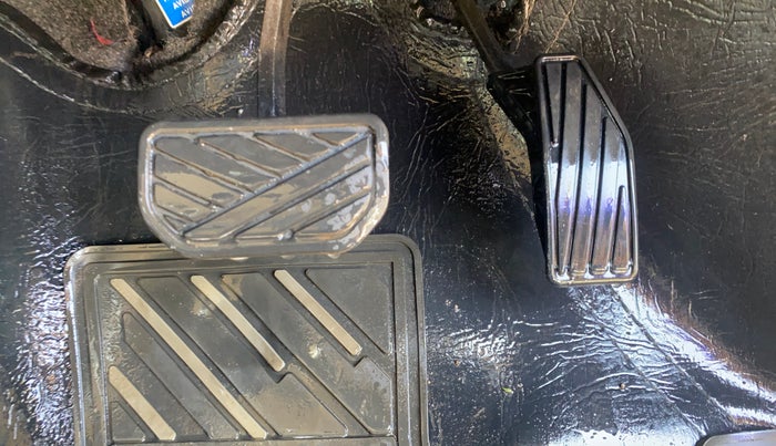 2018 Maruti Swift ZXI AMT, Petrol, Automatic, 31,338 km, Pedals