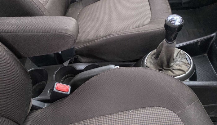 2013 Hyundai i20 ASTA 1.2, Petrol, Manual, 28,307 km, Gear Lever