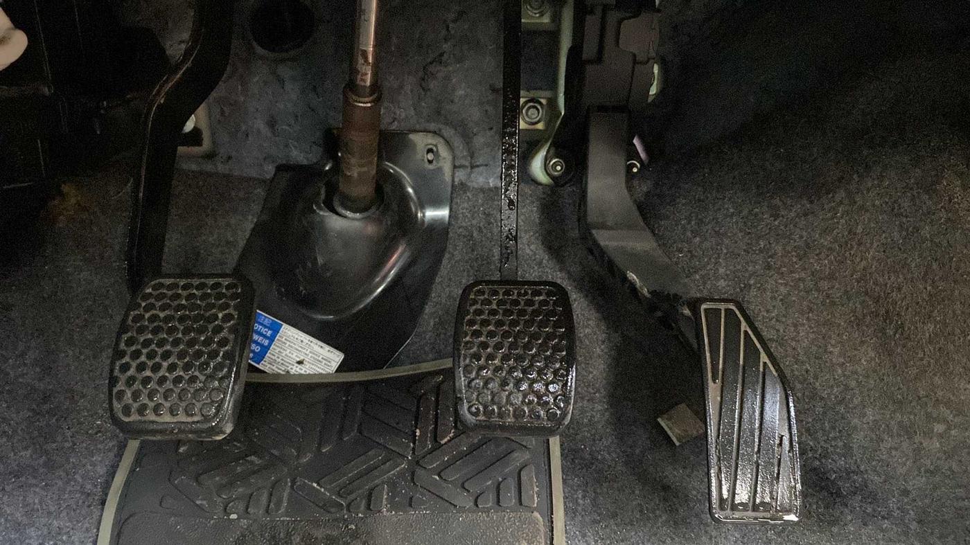 2019 Maruti Alto LXI, Petrol, Manual, 2,564 km, Pedals