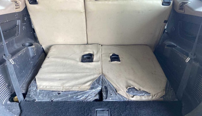2013 Mahindra XUV500 W6, Diesel, Manual, 1,24,386 km, Boot Inside