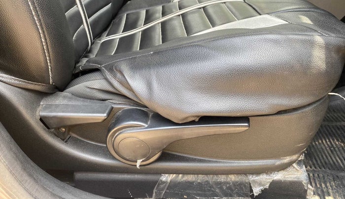 2018 Tata Tiago XZ PETROL, Petrol, Manual, 29,456 km, Driver Side Adjustment Panel