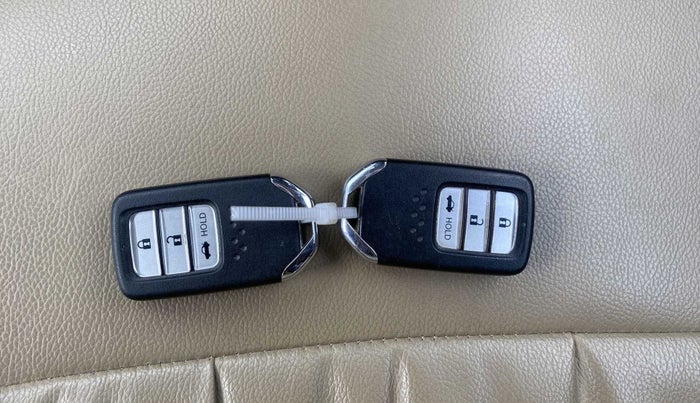 2018 Honda Amaze 1.2L I-VTEC V, Petrol, Manual, 96,459 km, Key Close Up