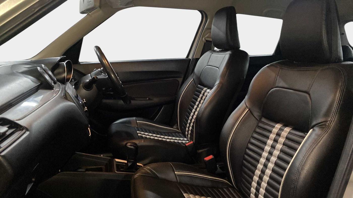 2018 Maruti Swift VXI AMT, Petrol, Automatic, 24,913 km, Right Side Front Door Cabin