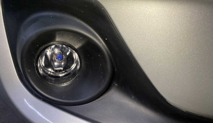 2018 Maruti Swift VXI AMT, Petrol, Automatic, 24,913 km, Right fog light - Not working