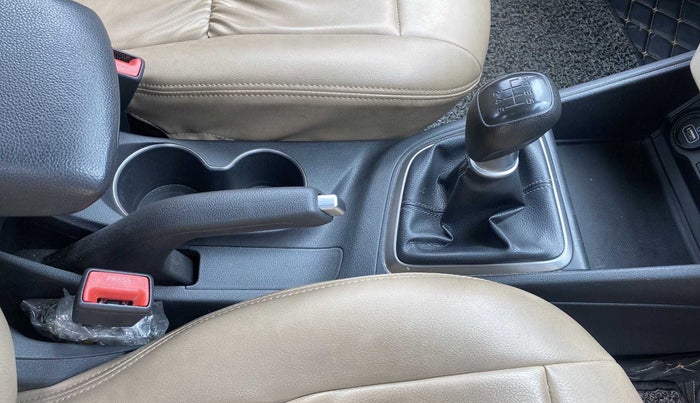 2018 Hyundai Verna 1.6 VTVT SX, Petrol, Manual, 45,316 km, Gear Lever