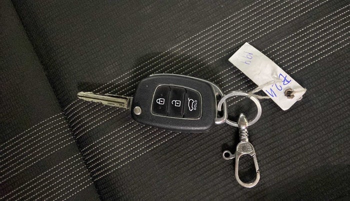 2019 Hyundai VENUE SX 1.0 TURBO, Petrol, Manual, 30,579 km, Key Close Up