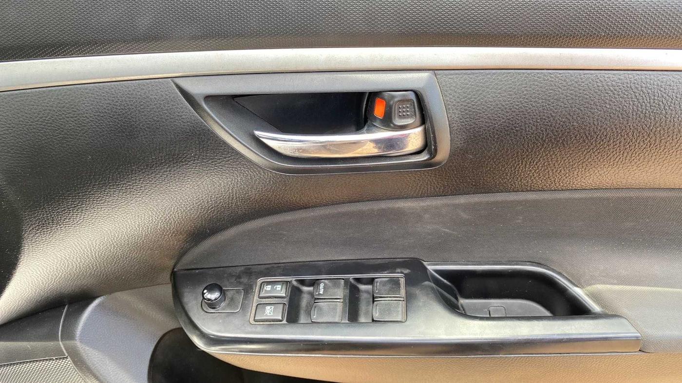 2014 Maruti Swift VXI, Petrol, Manual, 44,988 km, Driver Side Door Panels Control