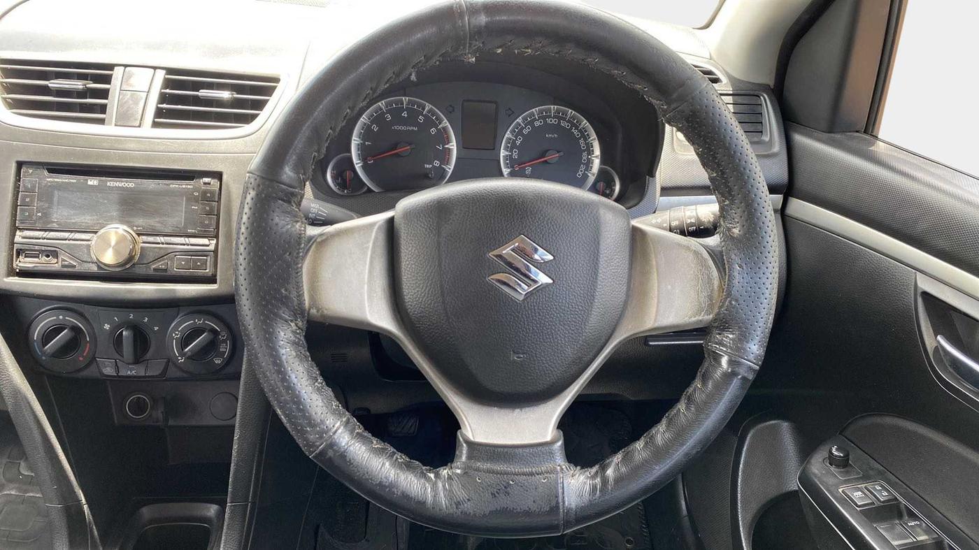 2014 Maruti Swift VXI, Petrol, Manual, 44,988 km, Steering Wheel Close Up