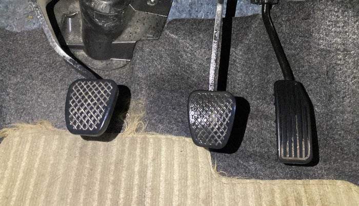 2014 Honda Brio EX MT, Petrol, Manual, 25,797 km, Pedals