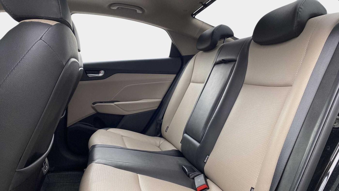 2018 Hyundai Verna 1.6 VTVT SX (O) AT, Petrol, Automatic, 20,037 km, Right Side Rear Door Cabin