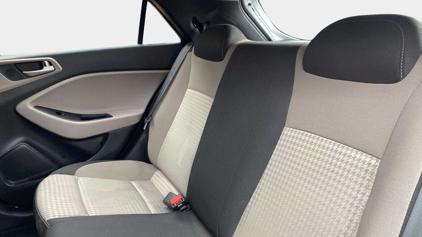 2019 Hyundai Elite i20 SPORTZ PLUS 1.2, Petrol, Manual, 4,722 km, Right Side Rear Door Cabin