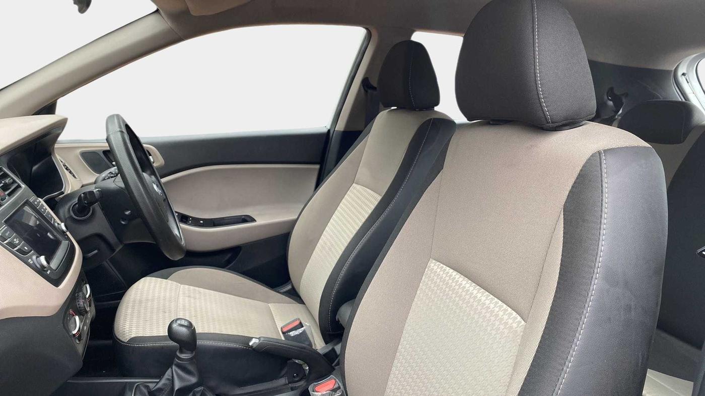 2019 Hyundai Elite i20 SPORTZ PLUS 1.2, Petrol, Manual, 4,722 km, Right Side Front Door Cabin