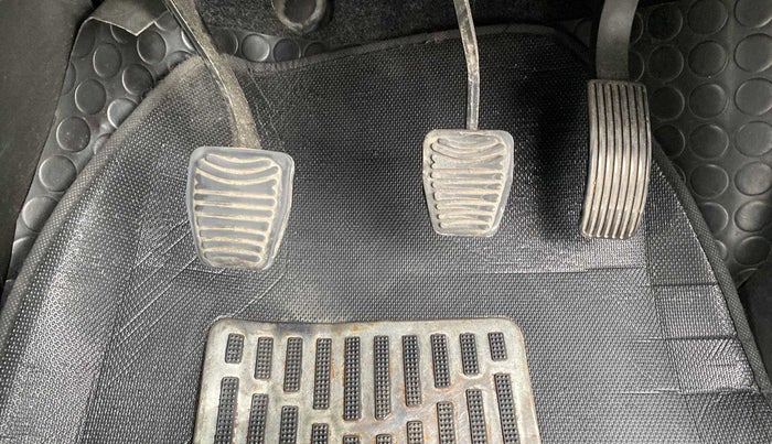 2018 Mahindra XUV500 W7, Diesel, Manual, 65,433 km, Pedals