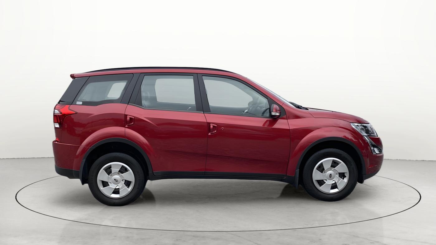 2018 Mahindra XUV500 W7, Diesel, Manual, 65,433 km, Right Side View