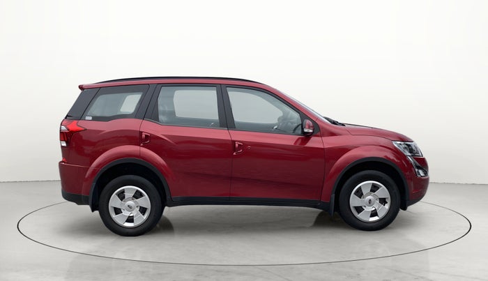 2018 Mahindra XUV500 W7, Diesel, Manual, 65,433 km, Right Side View