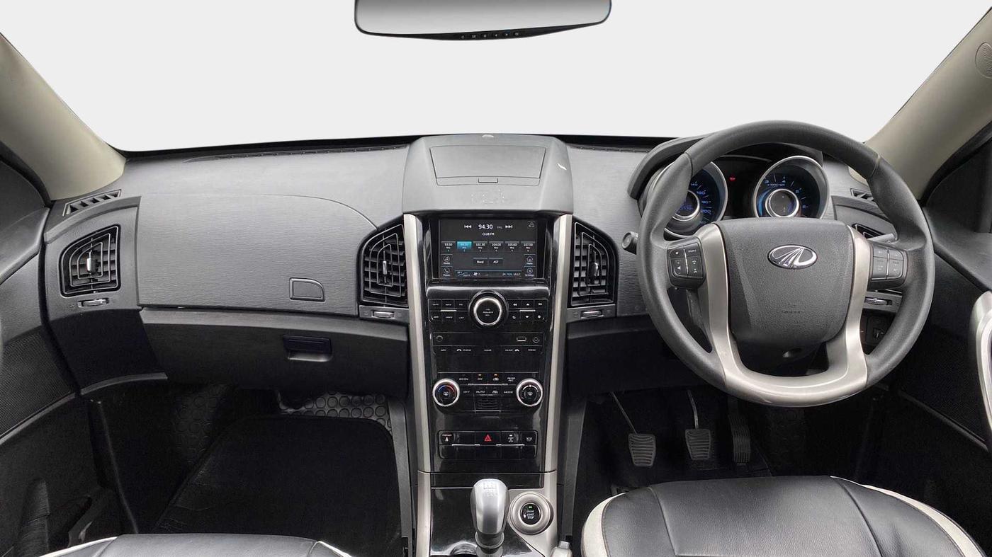 2018 Mahindra XUV500 W7, Diesel, Manual, 65,433 km, Dashboard