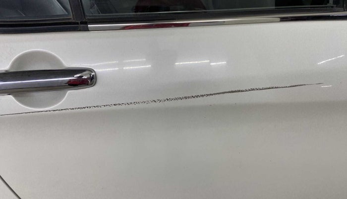2017 Maruti Celerio VXI, Petrol, Manual, 69,455 km, Right rear door - Minor scratches