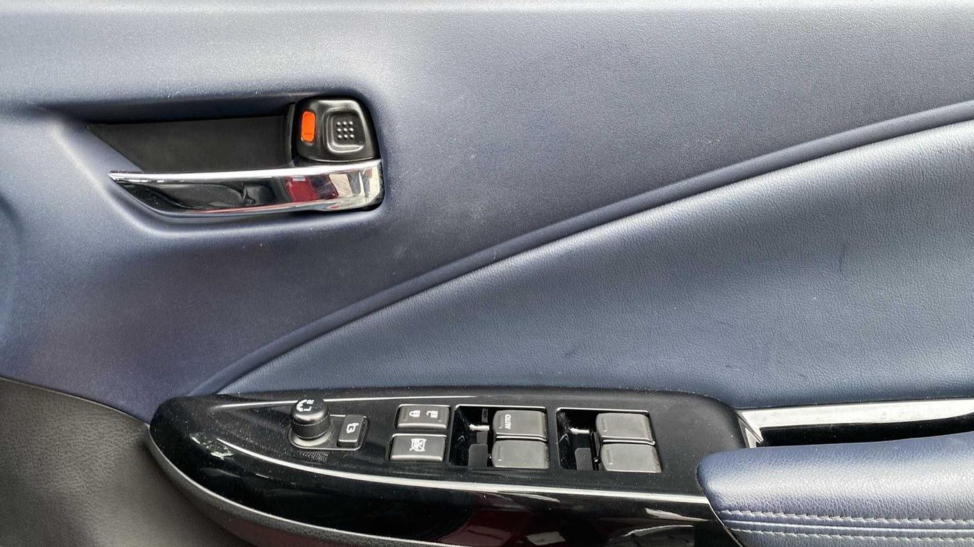 2022 Maruti Baleno ZETA 1.2 AGS, Petrol, Automatic, 10,302 km, Driver Side Door Panels Control