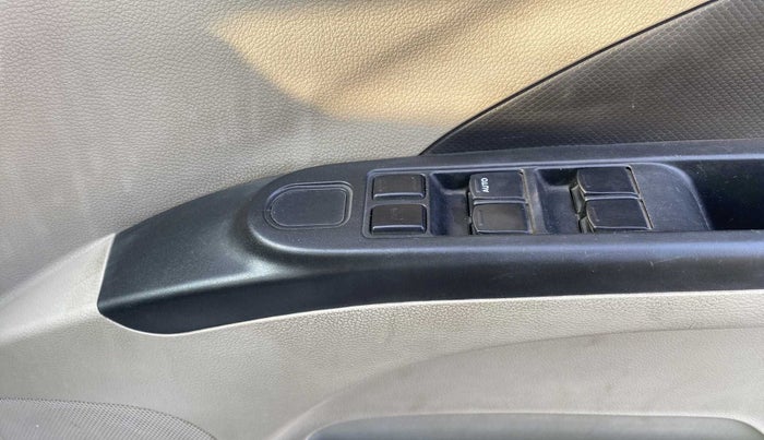 2017 Maruti Celerio VXI, Petrol, Manual, 38,263 km, Driver Side Door Panels Control
