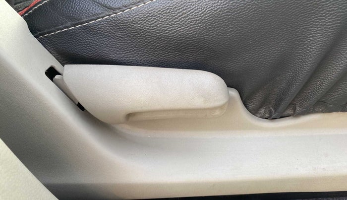 2017 Maruti Celerio VXI, Petrol, Manual, 38,263 km, Driver Side Adjustment Panel