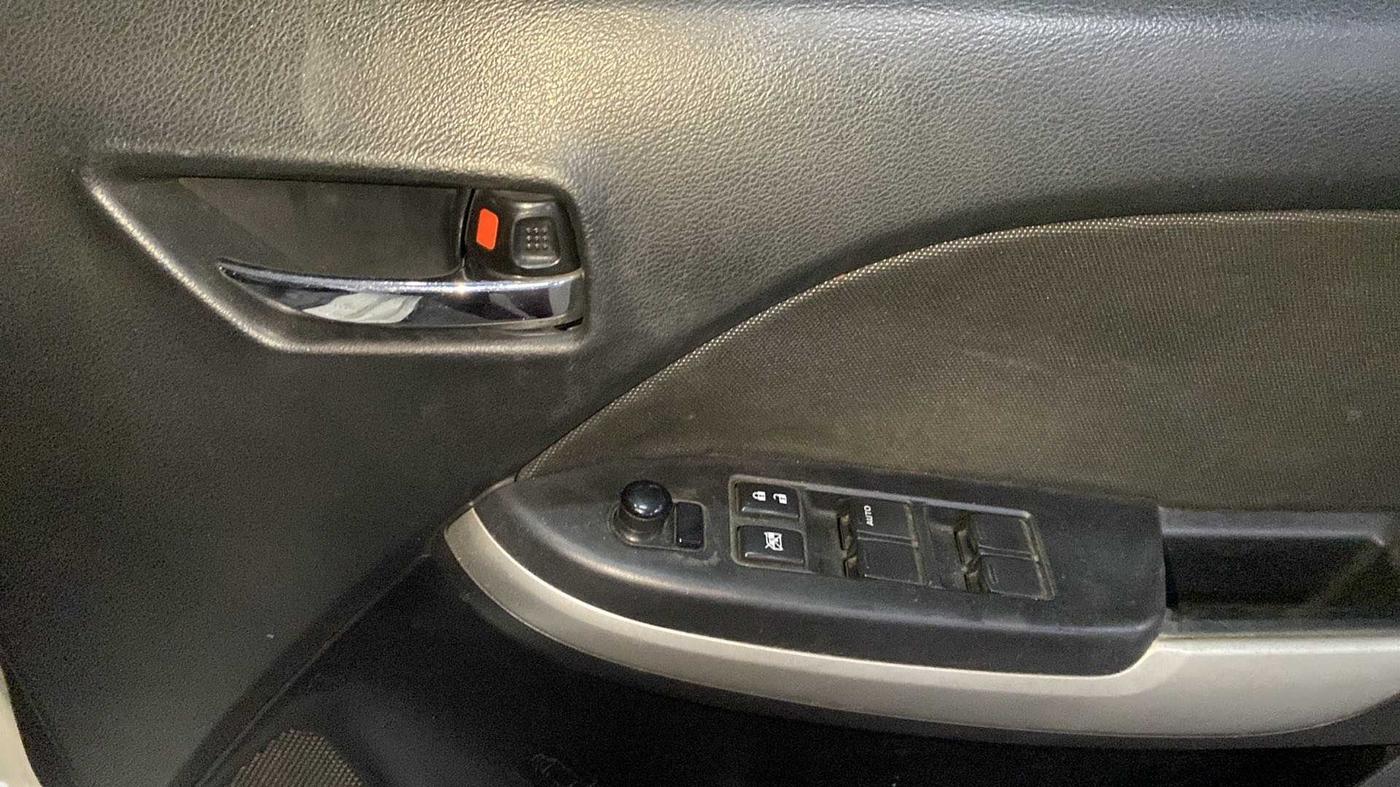 2016 Maruti Baleno ZETA CVT PETROL 1.2, Petrol, Automatic, 33,756 km, Driver Side Door Panels Control