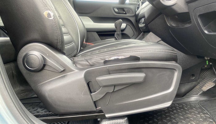2022 Tata PUNCH ACCOMPLISHED MT, Petrol, Manual, 14,077 km, Driver Side Adjustment Panel