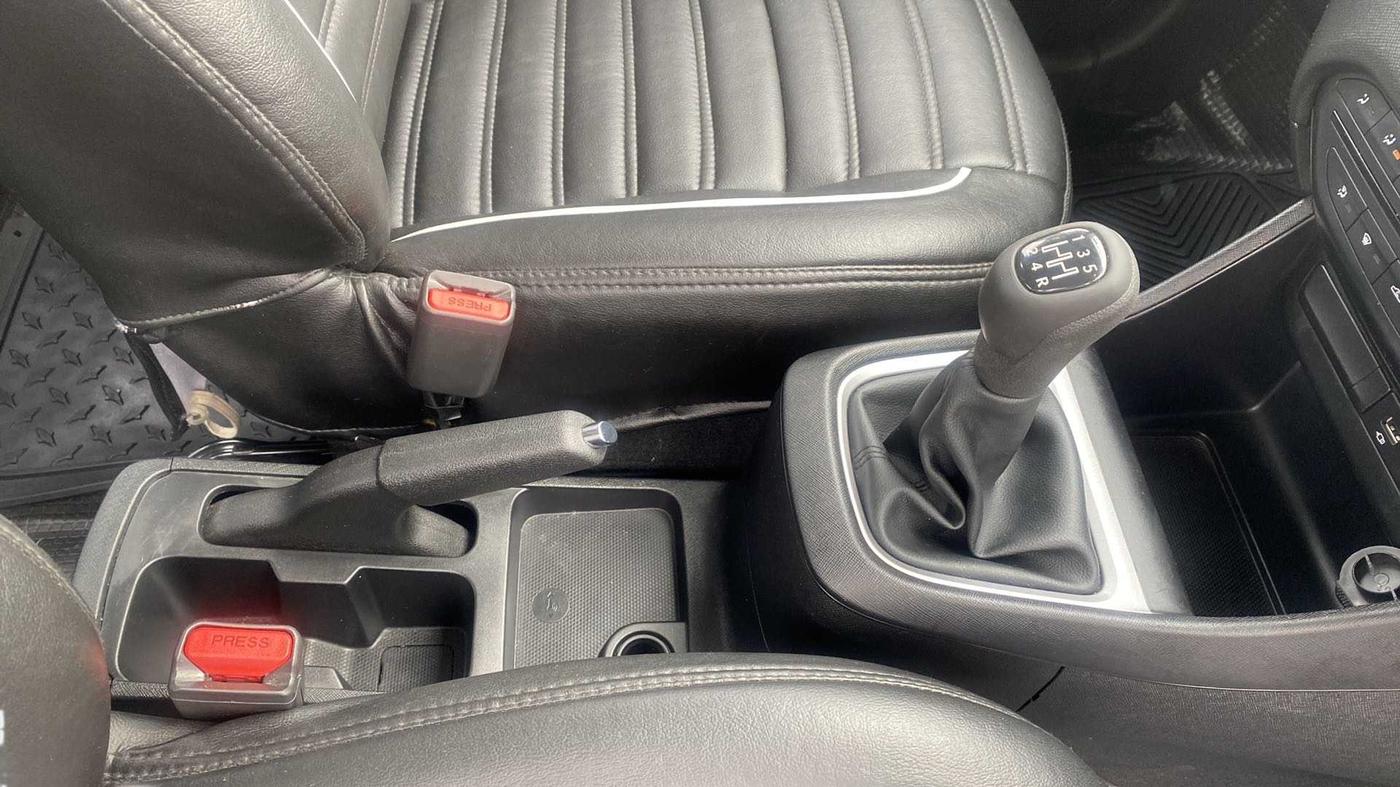 2022 Tata PUNCH ACCOMPLISHED MT, Petrol, Manual, 14,077 km, Gear Lever