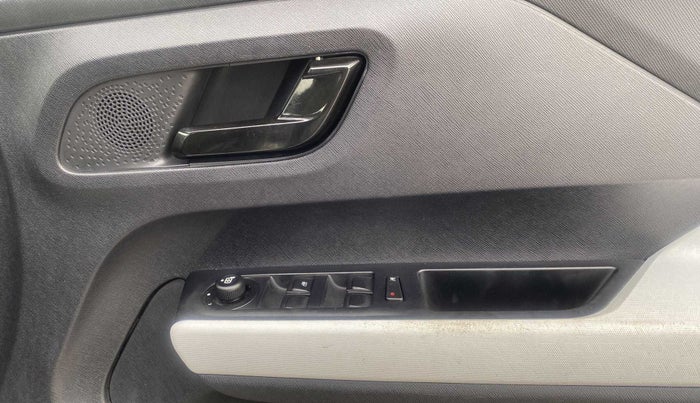 2022 Tata PUNCH ACCOMPLISHED MT, Petrol, Manual, 14,077 km, Driver Side Door Panels Control