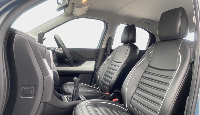 2022 Tata PUNCH ACCOMPLISHED MT, Petrol, Manual, 14,077 km, Right Side Front Door Cabin