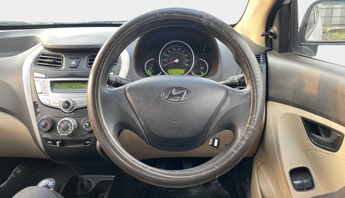 2016 Hyundai Eon MAGNA +, Petrol, Manual, 42,763 km, Steering Wheel Close Up