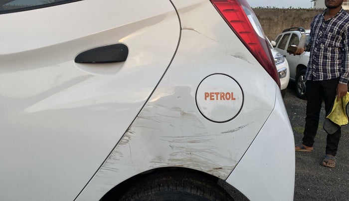 2016 Hyundai Eon MAGNA +, Petrol, Manual, 42,763 km, Left quarter panel - Slightly dented