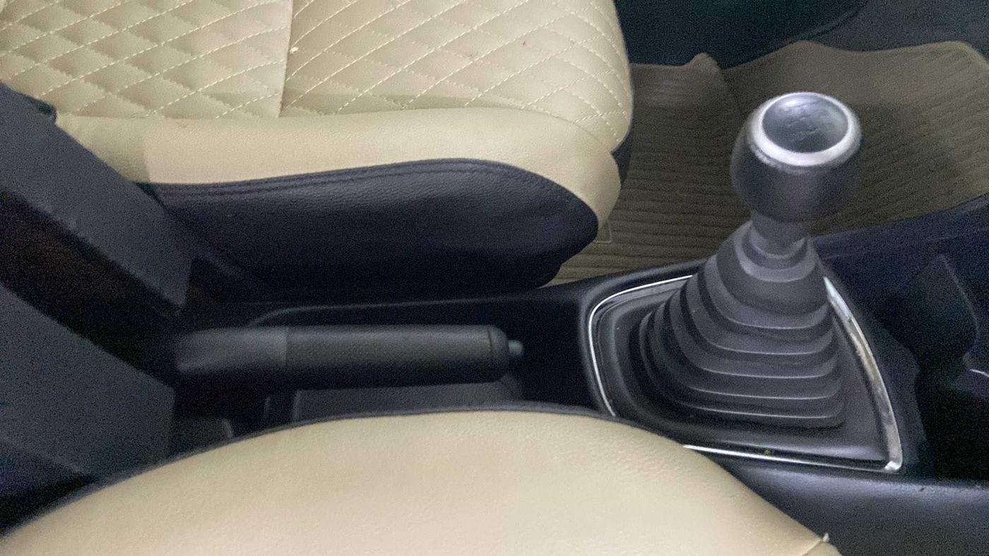 2019 Honda Amaze 1.2L I-VTEC V, Petrol, Manual, 18,863 km, Gear Lever