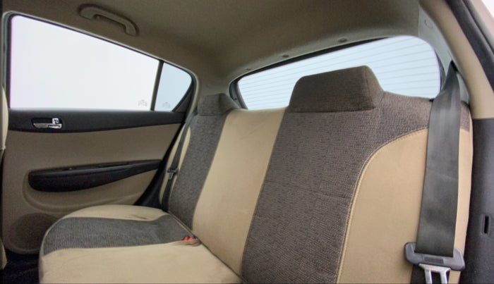 2012 Hyundai i20 MAGNA (O) 1.4 CRDI, Diesel, Manual, 83,595 km, Right Side Rear Door Cabin