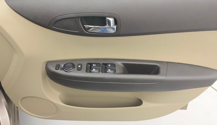 2012 Hyundai i20 MAGNA (O) 1.4 CRDI, Diesel, Manual, 83,595 km, Driver Side Door Panels Control