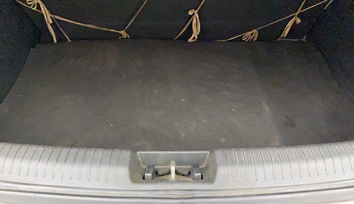 2012 Hyundai i20 MAGNA (O) 1.4 CRDI, Diesel, Manual, 83,595 km, Boot Inside