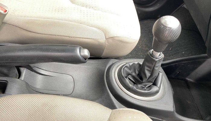 2011 Honda Jazz 1.2L I-VTEC BASE, Petrol, Manual, 60,939 km, Gear lever - Boot cover slightly torn
