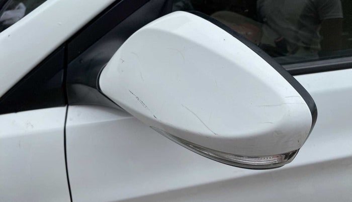 2012 Hyundai Verna FLUIDIC 1.6 VTVT SX, Petrol, Manual, 68,857 km, Left rear-view mirror - Indicator light not working