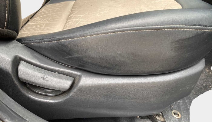 2019 Hyundai Grand i10 SPORTZ 1.2 KAPPA VTVT, Petrol, Manual, 29,580 km, Driver Side Adjustment Panel