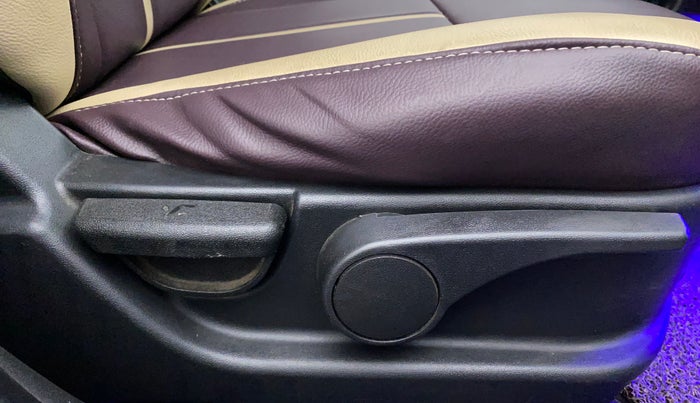 2014 Hyundai i20 ASTA 1.4 CRDI, Diesel, Manual, 1,23,252 km, Driver Side Adjustment Panel