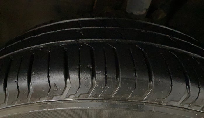 2022 Tata PUNCH ADVENTURE MT, Petrol, Manual, 28,376 km, Left Front Tyre Tread