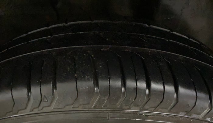 2022 Tata PUNCH ADVENTURE MT, Petrol, Manual, 28,376 km, Left Rear Tyre Tread