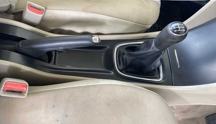 2016 Maruti Ciaz ZXI, Petrol, Manual, 47,075 km, Gear Lever