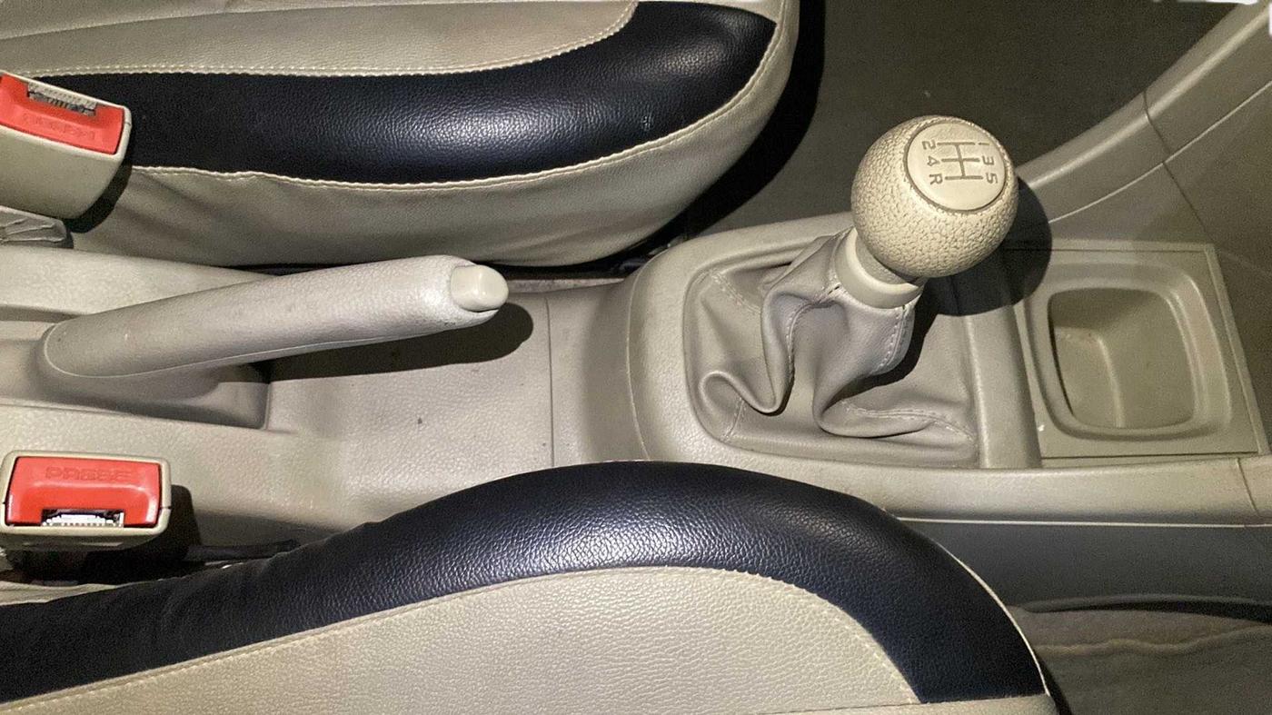 2016 Maruti Swift Dzire LXI (O), Petrol, Manual, 16,546 km, Gear Lever